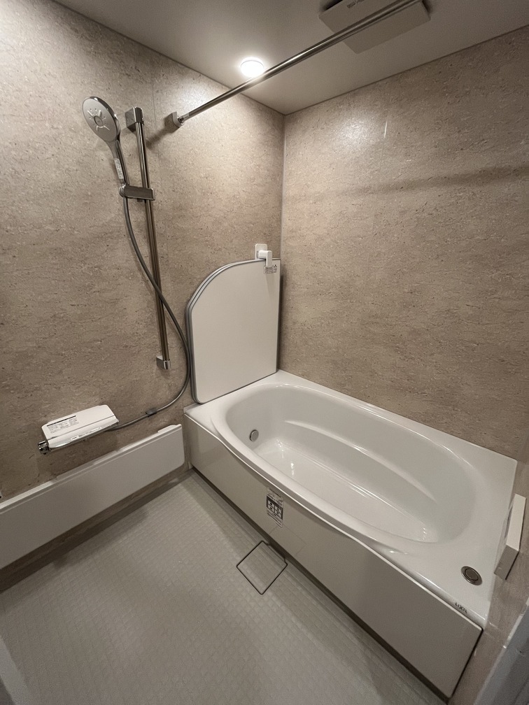 【名古屋市西区】ユニットバス交換と洗面所・トイレ内装リフォームで快適空間へ アイキャッチ画像
